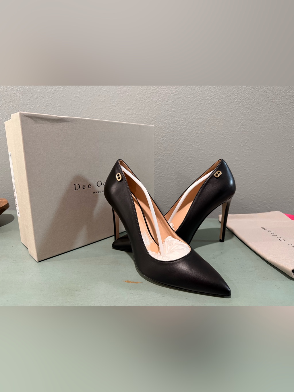 Dee Ocleppo Black Pumps Nwt - Box & Dustbag